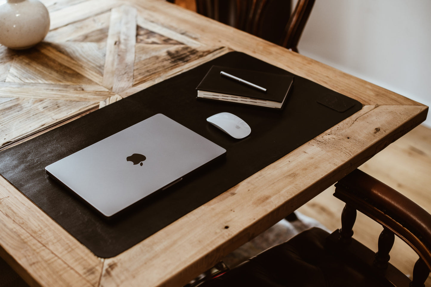 Skórzana podkładka na biurko - czarna